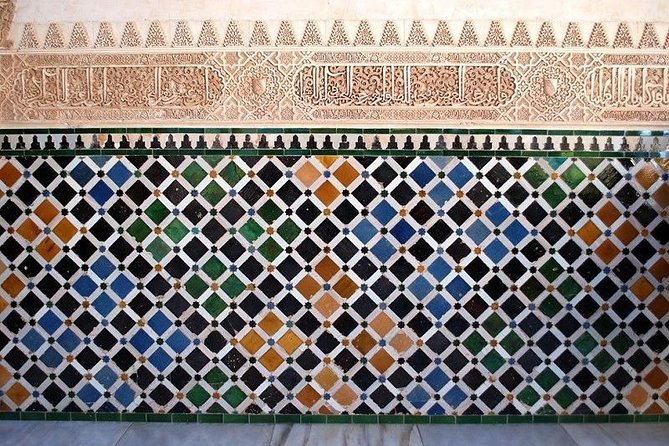 Alhambra, Nasrid Palaces and Generalife Private Tour from Malaga - The Alcazaba and Generalife gardens