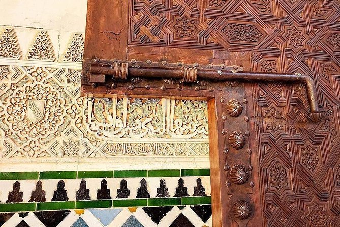 Alhambra, Nasrid Palaces and Generalife Private Tour from Malaga - Booking details that matter
