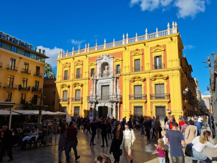 Audioguide City Walk Malaga for cruises (German & English) - Starting at Malaga’s central fountain
