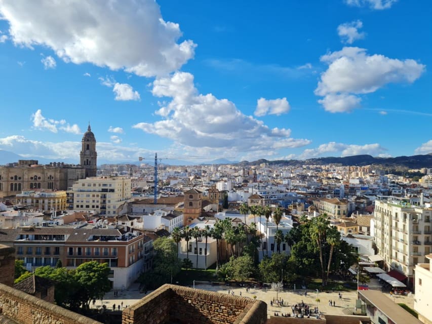 Audioguide City Walk Malaga for cruises (German & English) - Following the old town route for two to three hours