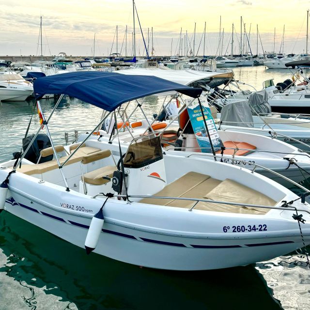 Benalmádena: Alquiler de barcos sin licencia Costa del Sol - Looking for dolphins without a guarantee
