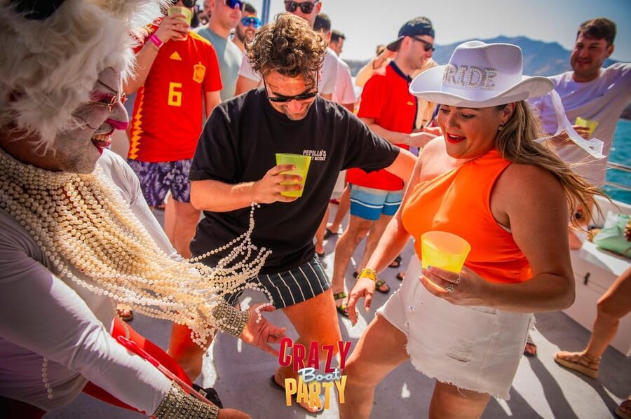 Benalmadena: Boat Party with a Drink - Starting at Puerto Marina in Benalmadena