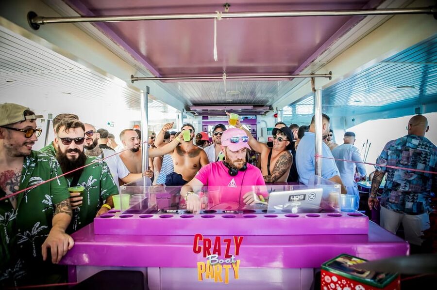 Benalmadena: Boat Party with a Drink - Three hours on a double-deck catamaran