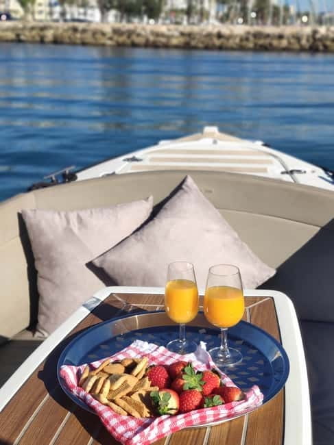 Benalmadena: Boat Rental with No License Required - Who should book this boat rental?