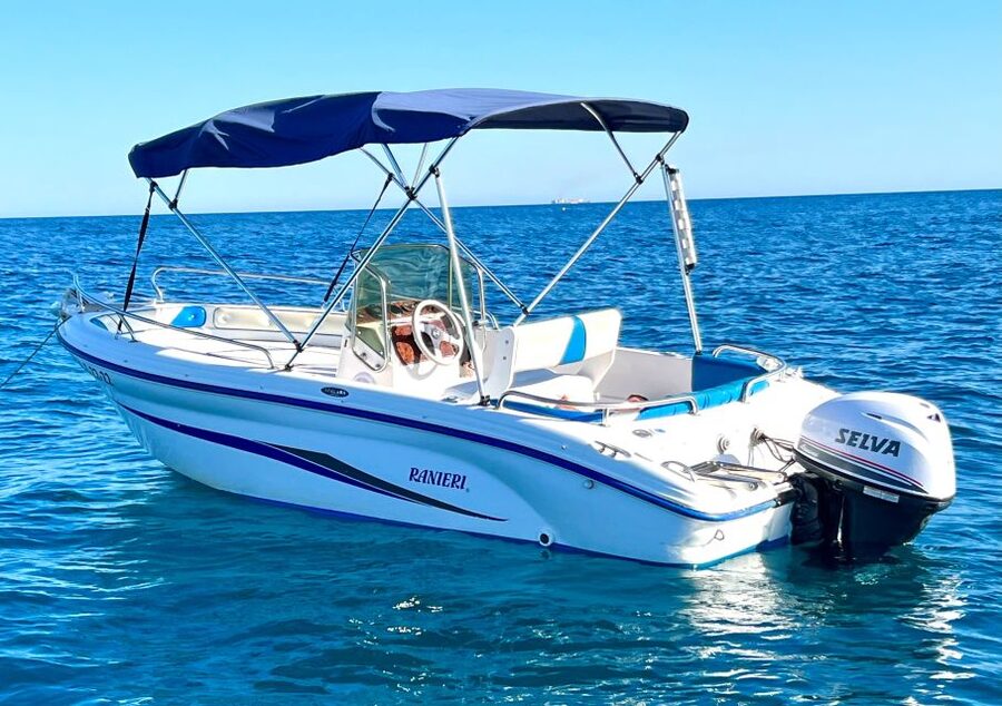 Benalmadena: Boat Rental without License Required - Who will enjoy this Benalmádena outing?