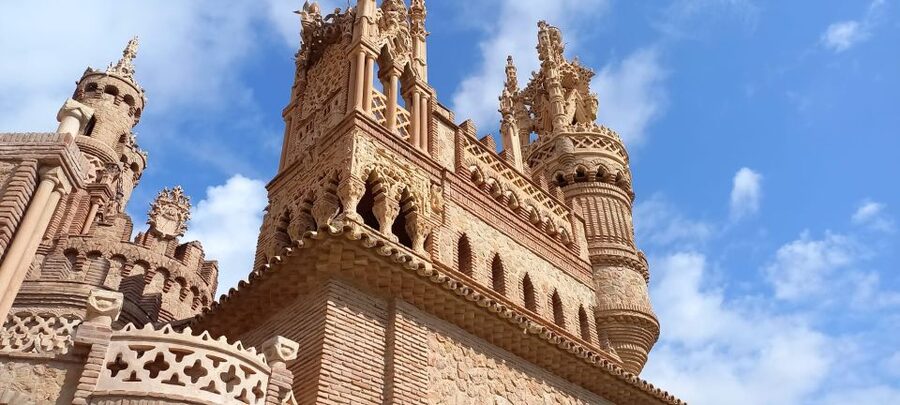 Benalmadena: Colomares Castle Tour with Entry Ticket - Why Colomares Castle is more than a pretty photo stop