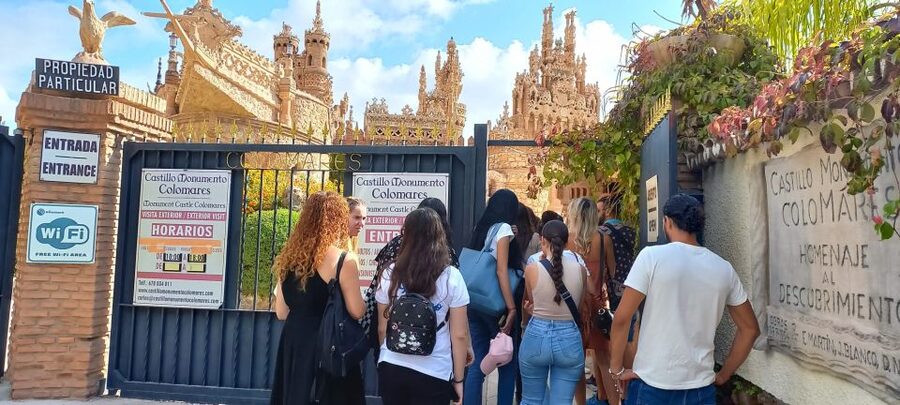 Benalmadena: Colomares Castle Tour with Entry Ticket - Reading the castle’s many architectural styles
