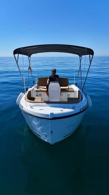 Benalmádena: license-Free Rent Boat for Dolphin Watching - Why the private format matters