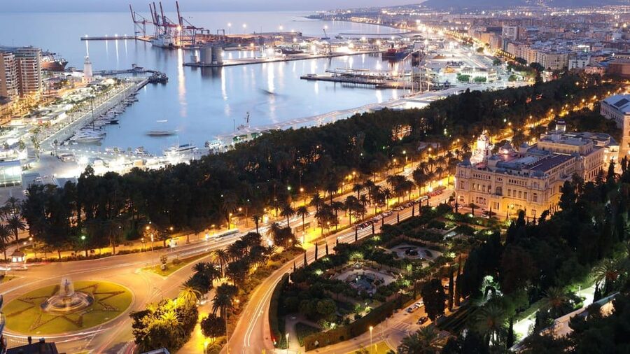Best of Málaga: Private Walking Tour with a Local - Tapas, local wine, and useful food advice