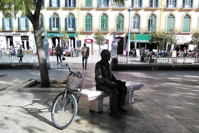 Bike Rental in Malaga - Breaks, locks, helmets, and family needs