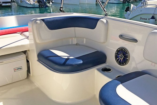 Boat rental Bayliner 60 cv 1/2 day - Cruising the Maro-Cerro Gordo cliffs