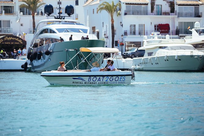 Boat Rental without License Puerto Banus - Clean Boats and Room for Six