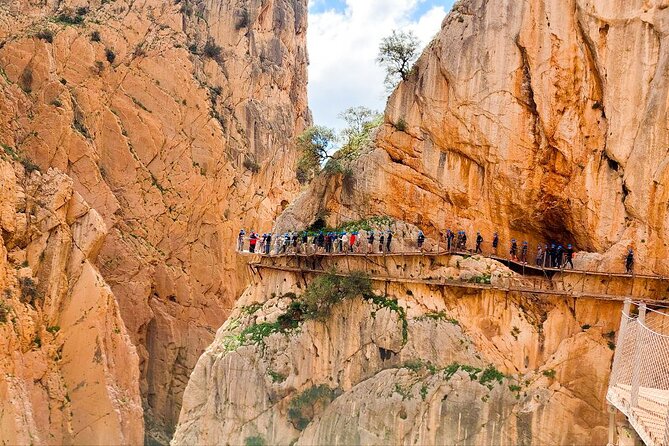 Caminito del Rey with Pickup from Malaga City - What the guide adds to the day
