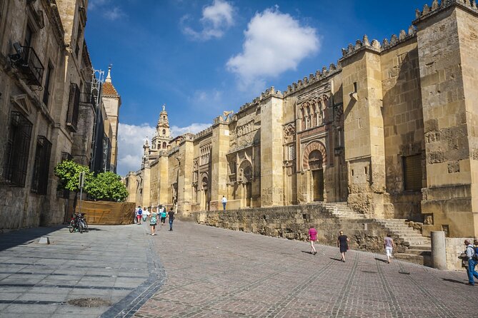 Cordoba Tour with Mosque, Synagogue and Patios from Malaga - Patios, lunch, and your free time