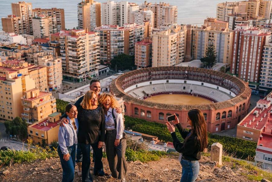 Express tuktuki tour in Malaga: Gibralfaro Viewpoint and Photography - A second Gibralfaro stop for photographs