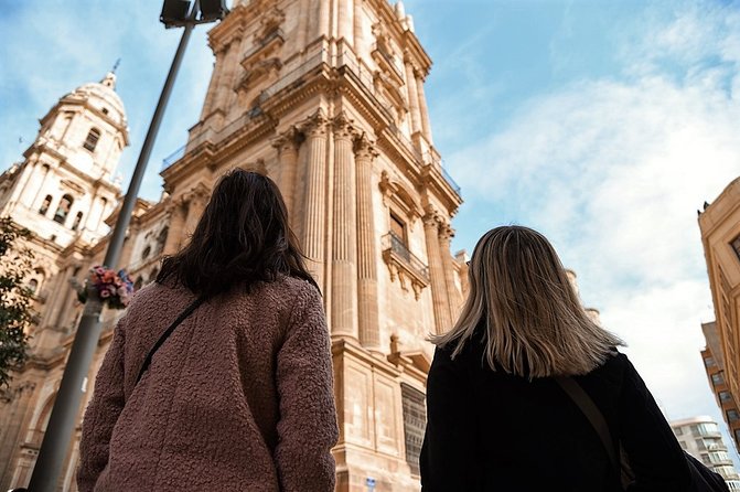 Flamenco, Tapas and Wine Tour: Best of Málaga in one Evening - Calle Carretería and the local-style tavern