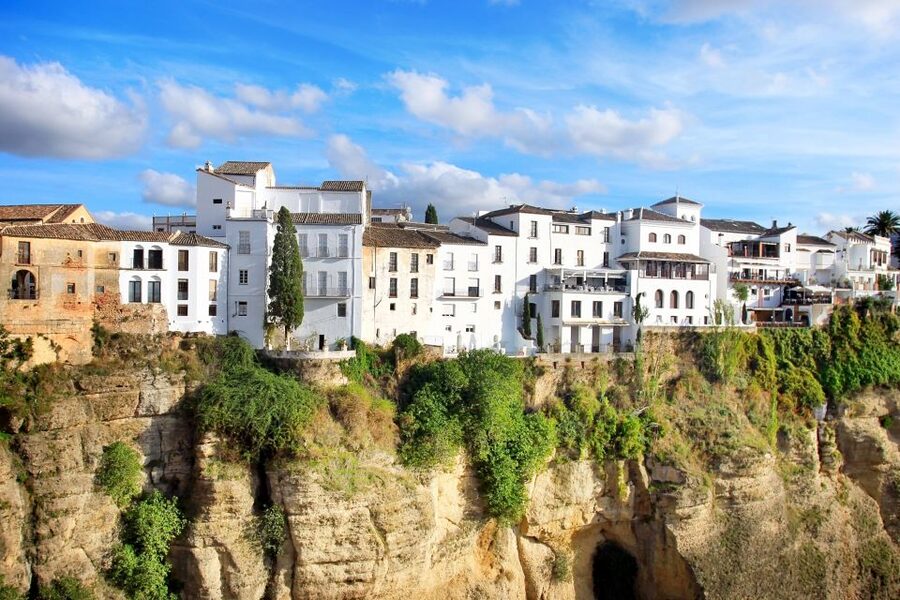From Costa del Sol: Private Ronda Tour - One hour for lunch, shopping, and your own Ronda