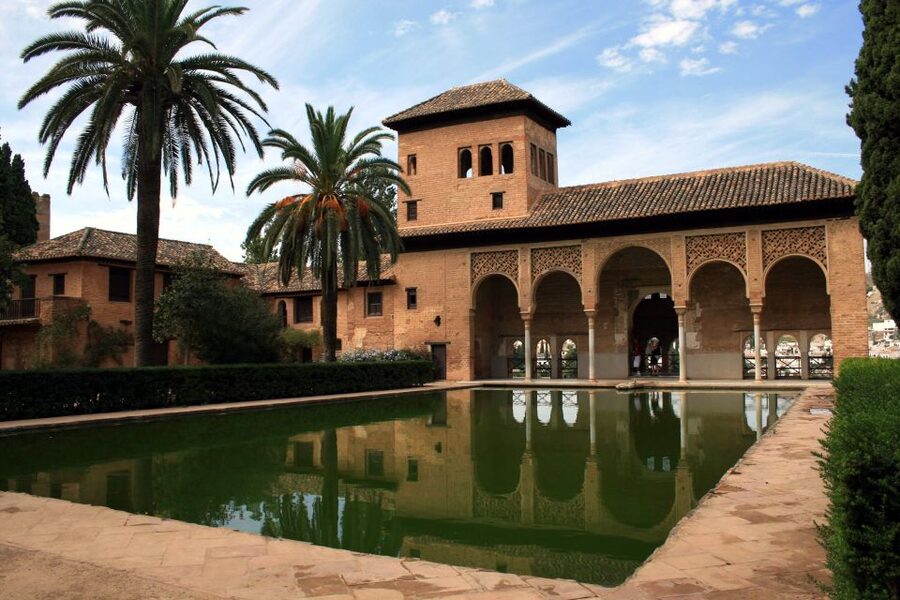 From Malaga: Alhambra Guided Tour with Entry Tickets - Generalife gardens and the sound of water
