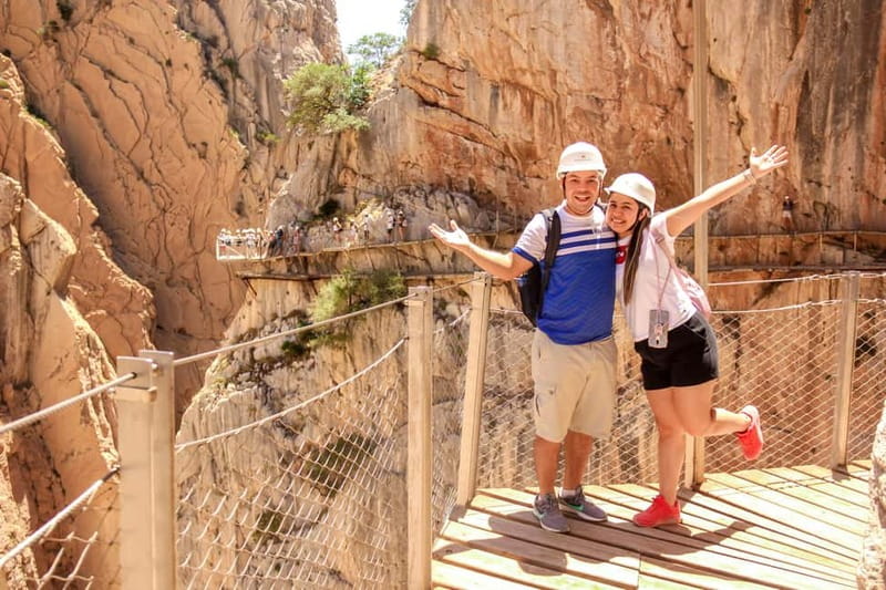 From Málaga: Caminito del Rey Day Trip & Guided Tour - Walking the rebuilt Caminito del Rey