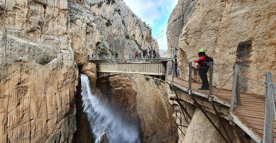 From Malaga: Caminito del Rey/White Village Tour & Tapas - Why this Málaga day trip works so well