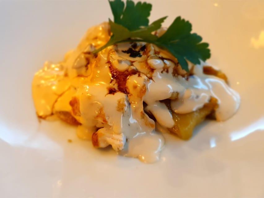 From Malaga: Caminito del Rey/White Village Tour & Tapas - Tapas in Álora, with two drinks included