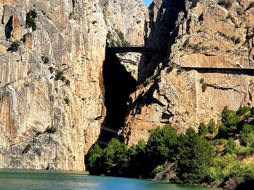 From Malaga: Caminito del Rey/White Village Tour & Tapas - Meeting in Málaga without getting lost