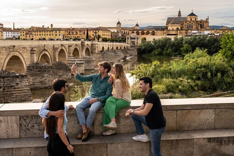 From Málaga: Day trip to Córdoba - Premium Small Group Tour - Starting the day at Málaga station