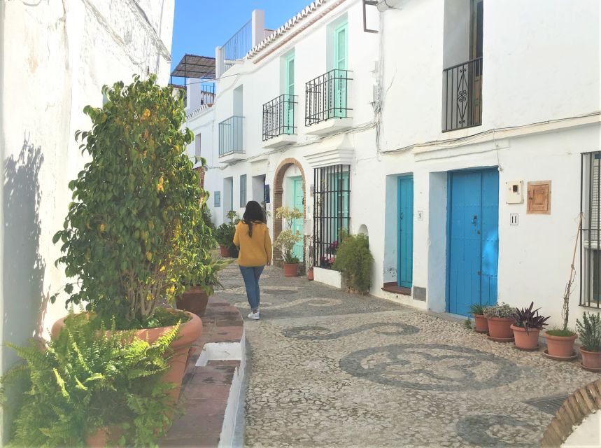 From Málaga: Frigiliana Hiking Tour with Wine & Appetizers - Returning to Frigiliana for sweet wine and tapas