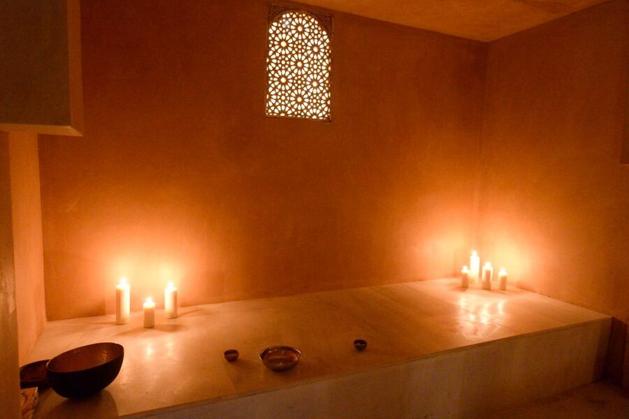 From Malaga: Hammam Bath, Kessa and Relaxing Massage Tour - Changing rooms and useful extras