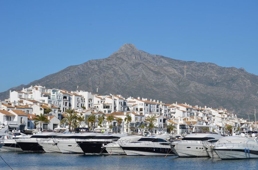 From Malaga or Costa del Sol: Mijas, Marbella & Puerto Banus - Key points at a glance