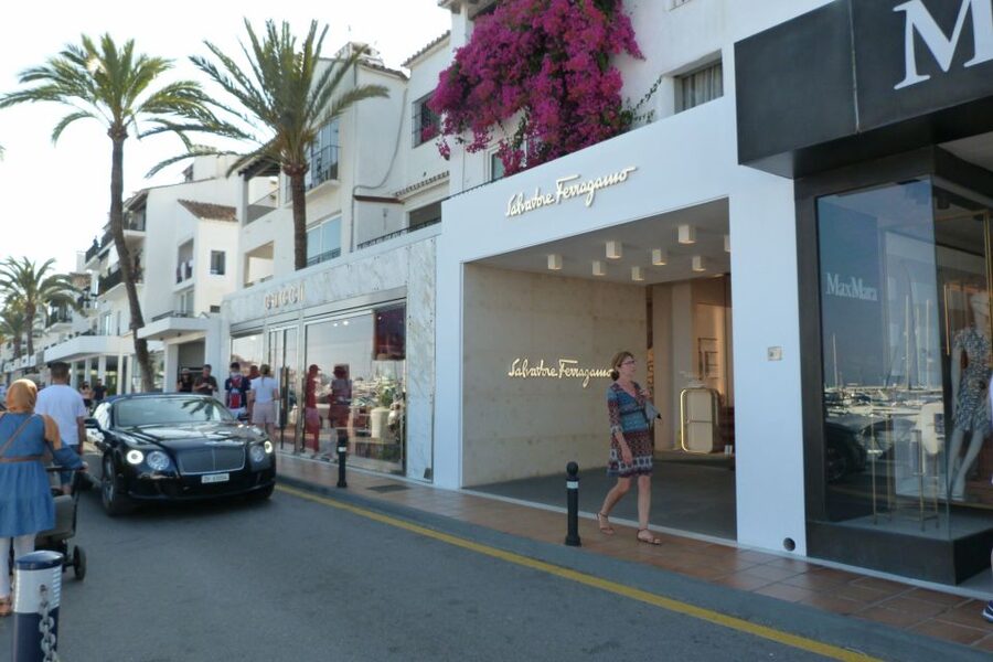 From Malaga or Costa del Sol: Mijas, Marbella & Puerto Banus - CAC Museum: Picasso ceramics and Dalí