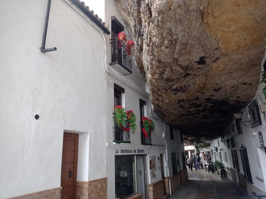 From Málaga: Ronda+Setenil de las Bodegas with Little Train - Why Ronda and Setenil work well together