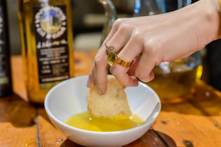From Málaga: Ronda, Wine & Olive Oil Tasting Small Group - Three wines, snacks, and two olive oils