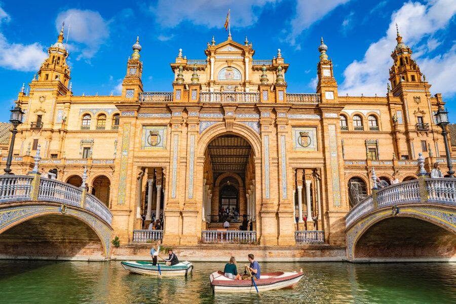 From Malaga: Seville Day Trip and Optional Monument Tickets - Santa Cruz and the old center