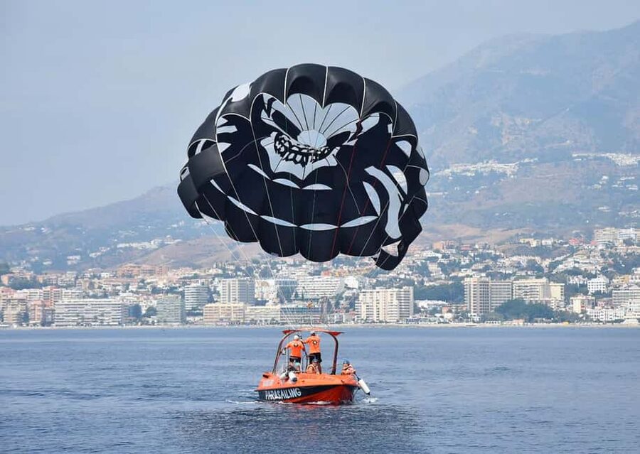 Fuengirola: Deluxe Parasailing Flight from Fuengirola Port - Booking, cancellation, and practical planning