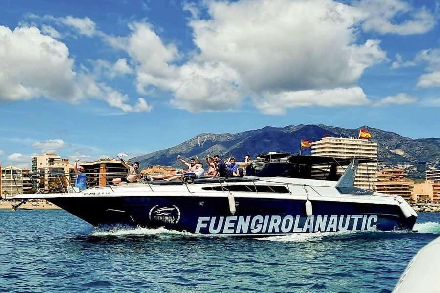 Fuengirola: Dolphin Watching by Yacht with Snacks and Drinks - Swimming from the yacht