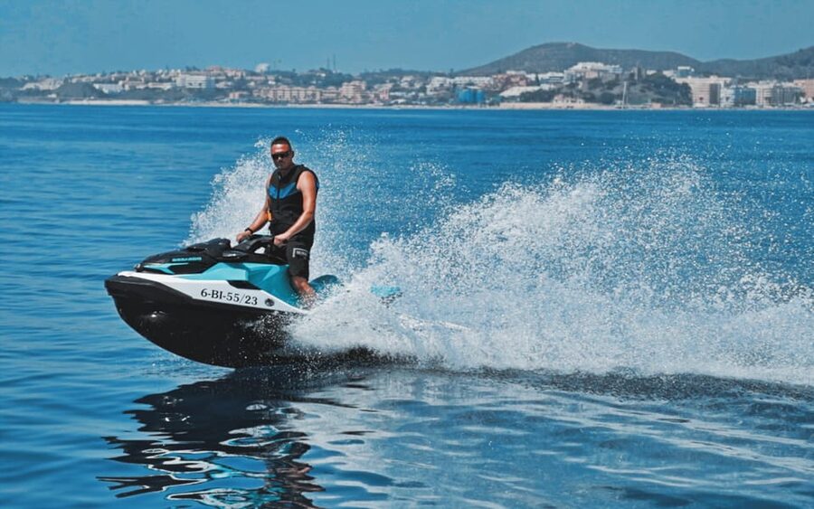 Fuengirola: Jet Ski Rental - From Fuengirola Marina to open water
