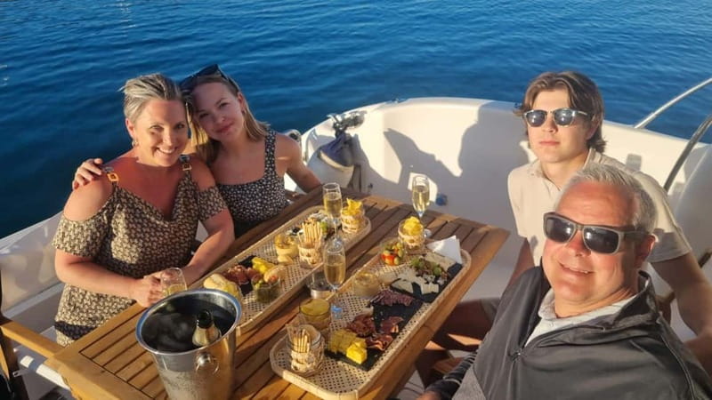 Fuengirola: Sunset Boat Tour - Cocktail Dinner & Champagne - Meeting at Speedboat Fuengirola