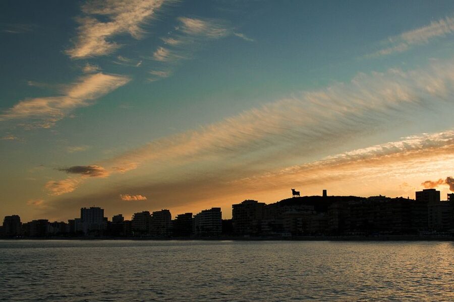 Fuengirola: Sunset Boat Tour with a Drink - Key points at a glance