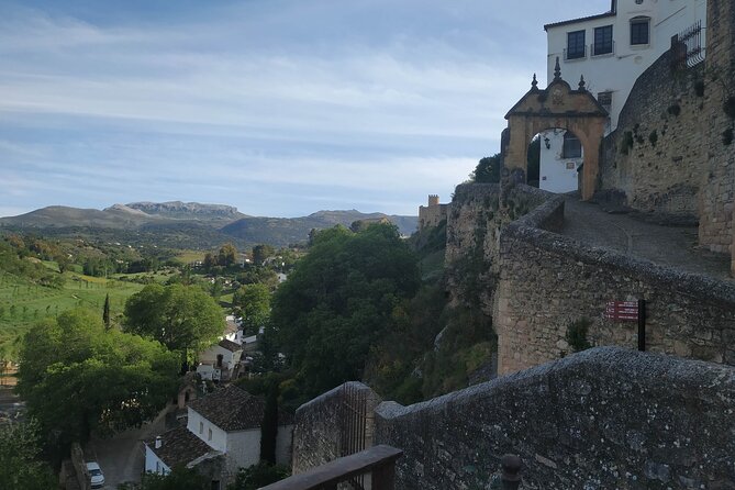 Guided tour of Ronda with an official guide - The old palace, the secret mine, and the Guadalevín River