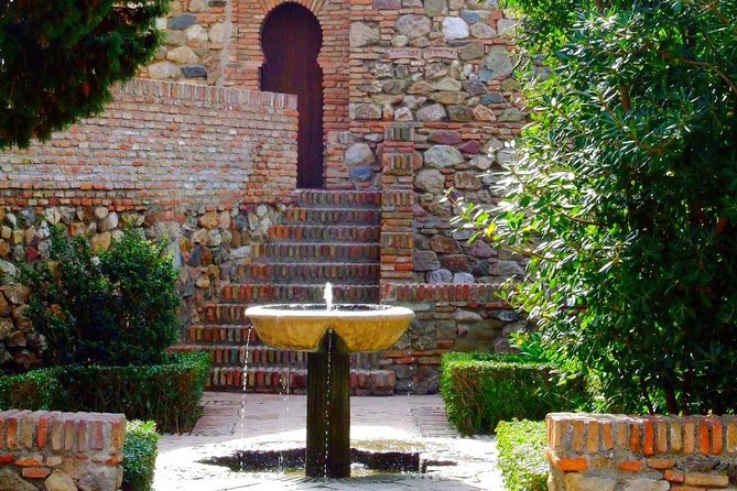 Guided visit to the Roman Theater and Alcazaba in Malaga - Who will get the most from this visit?