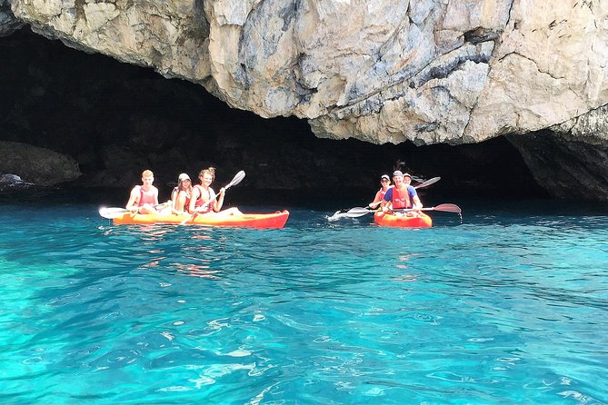 Kayak & Snorkel Tour in Cerro Gordo Natural Park, La Herradura - Paddling beneath the cliffs of Cerro Gordo