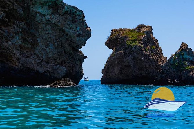 Luxury Yatch trips + Open Bar + Tapas + Paddle Surf + Snorkel - The captain and the feel of the group