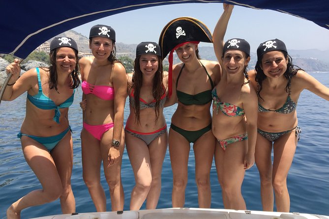 Luxury Yatch trips + Open Bar + Tapas + Paddle Surf + Snorkel - What the open bar really means