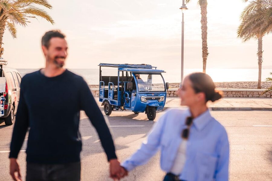 Málaga 1-hour by TukTuki: Essential and Private Tour - Passing La Malagueta Bullring