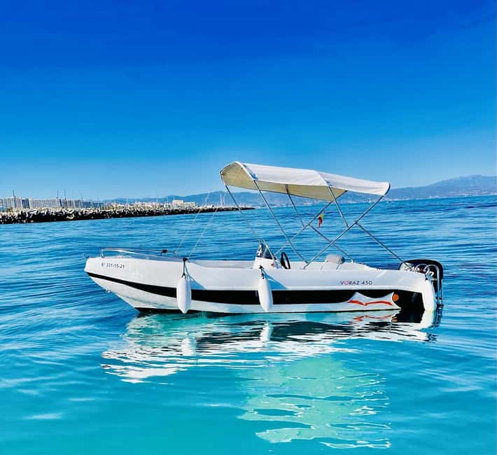 Malaga: 5-Seater Speedboat Boat Rental Without a License - Taking the wheel from Benalmádena