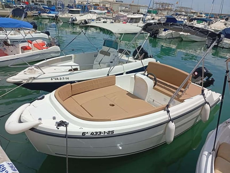 Malaga: 5-Seater Speedboat Boat Rental Without a License - Cruising the beaches and coves of the Costa del Sol