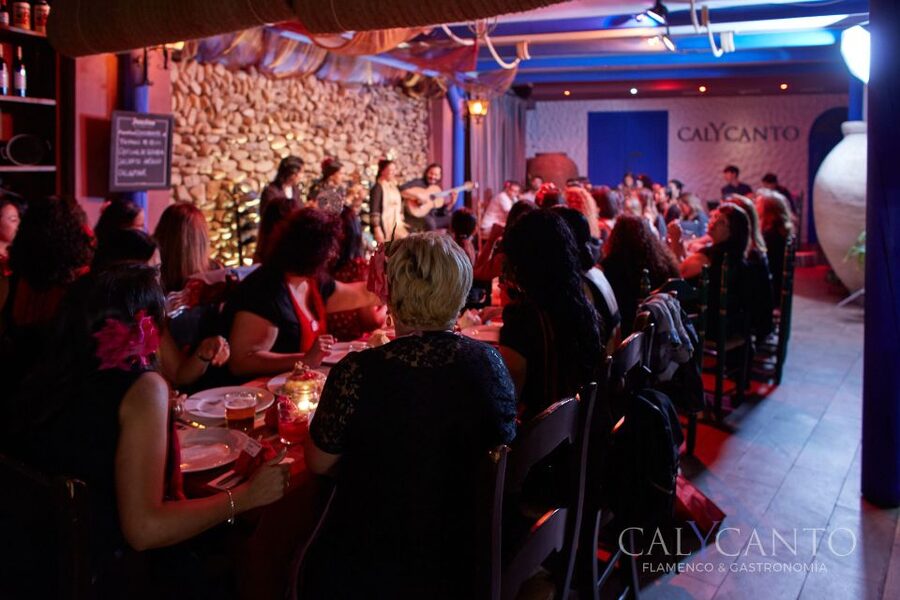 Malaga: Authentic Flamenco Show at El Gallo Ronco - The small room and your seat