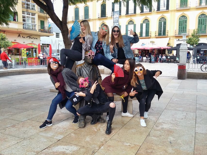 Malaga: Bachelorette Party Treasure Hunt - Teatro Cervantes and the garden stop