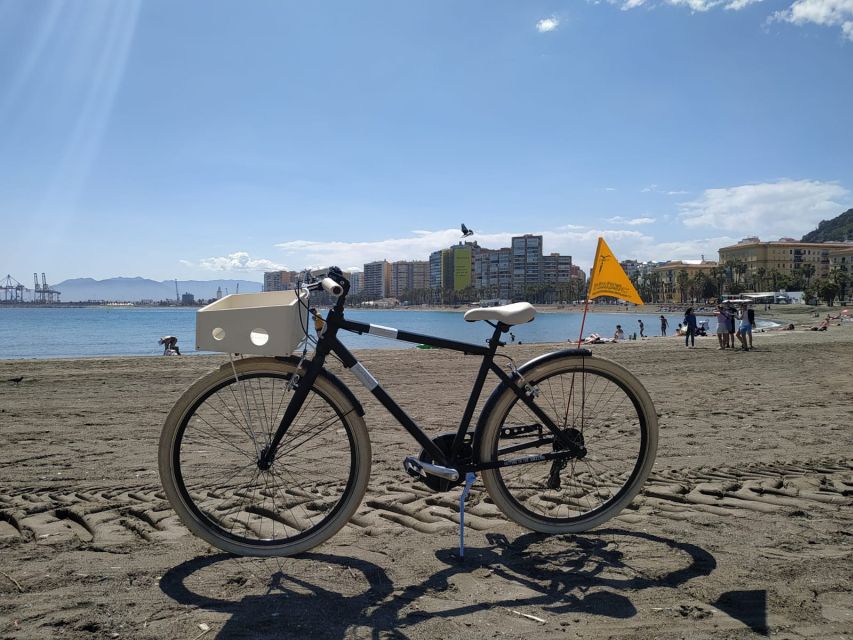 Malaga: Bike Rental for City Discovery Route & Beaches - El Palo and its beachside seafood stops